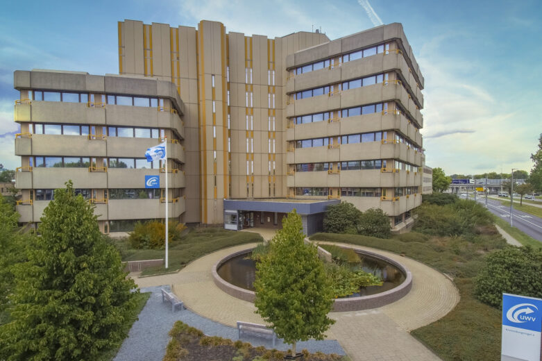 Verhuurd kantoorpand in Arnhem, ideaal beleggingspand met ruime parkeerfaciliteiten