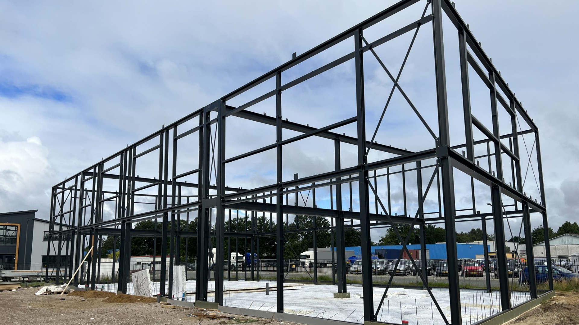 De Marke in Dieren groeit door: staalconstructie geplaatst en verkoop in volle gang