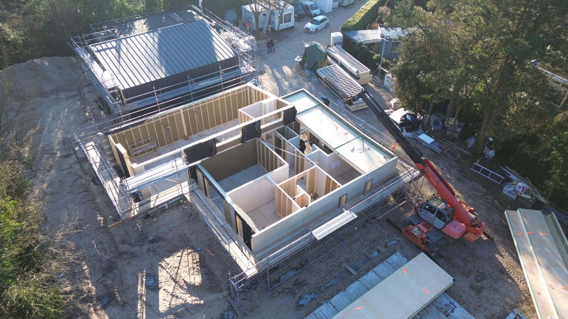 Kopers bewonderen voortgang luxe villa’s in Bennekom tijdens kijkdag