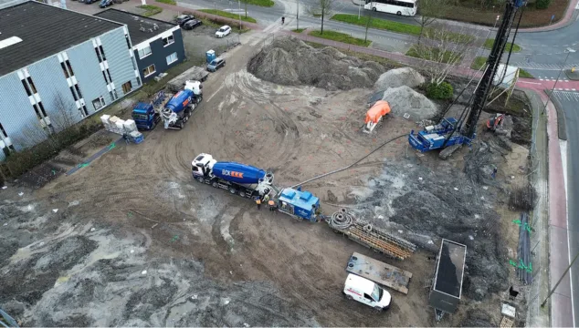 De kavel waar straks de bedrijfspanden die Van der Meijden Vastgoed gaat ontwikkelen in Zoetermeer zullen verrijzen.
